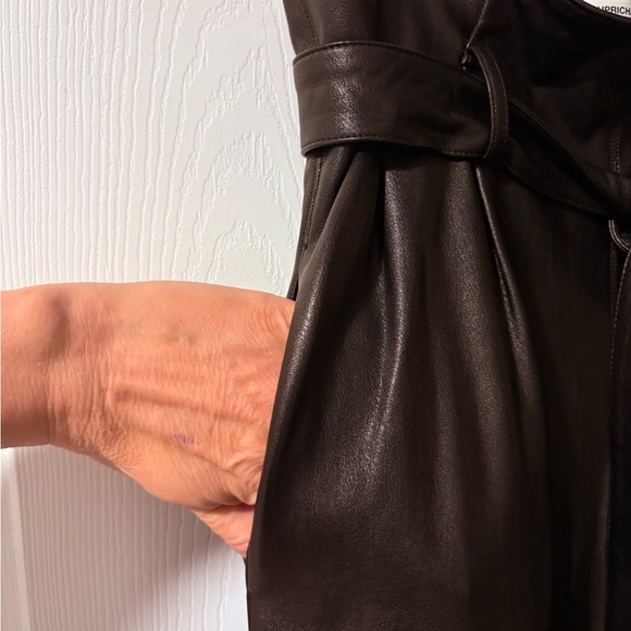 Amanda Uprichard Black faux leather Cropped paper bag Pants.  M - Picture 7 of 12